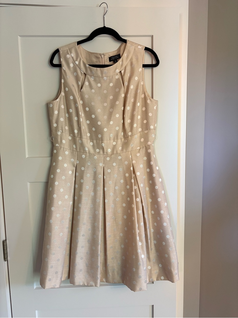 Tahari Champagne Dress w/ Pockets and White Polka Dots Size 14 (Not Perfect)